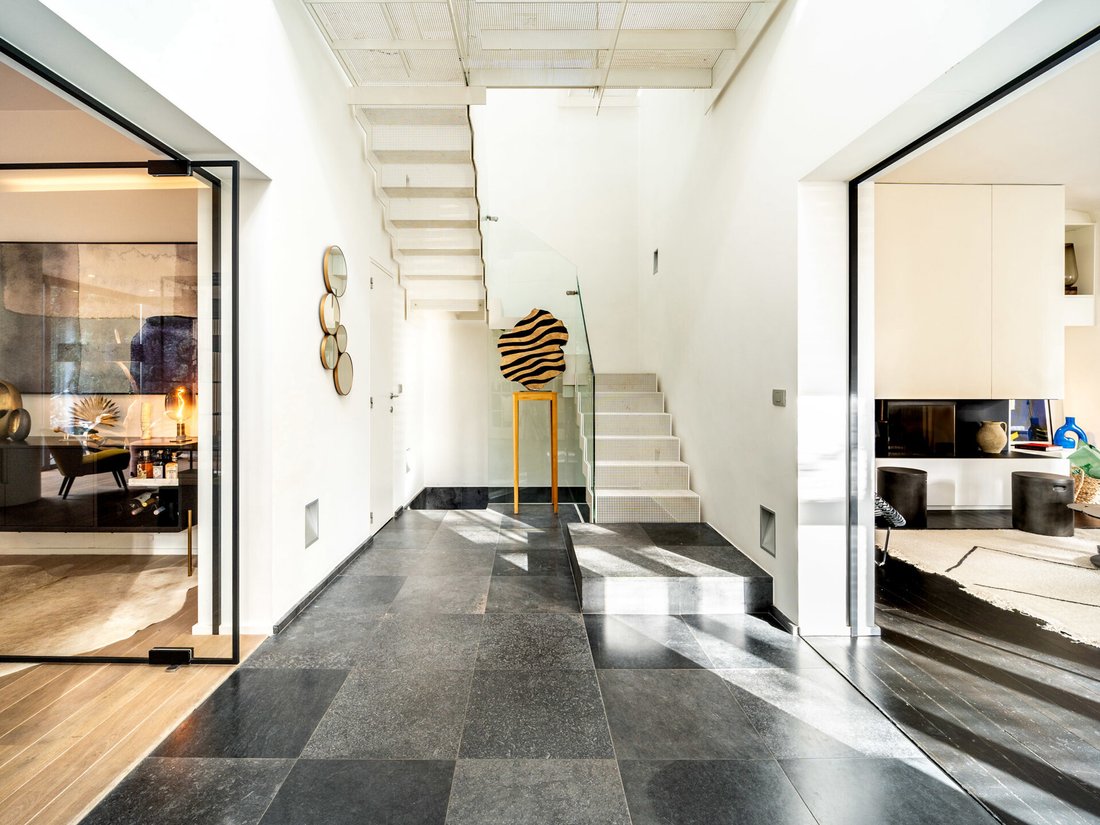 Woluwe Saint Lambert I Place Dumon In Woluwe Saint Lambert, Brussels