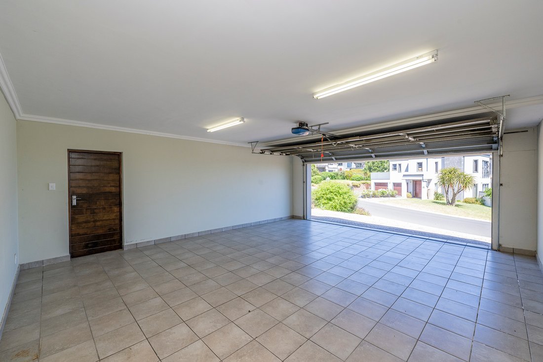 Stylish Entertainers Dream 5 Bedroom In Cape Town, Western Cape, South