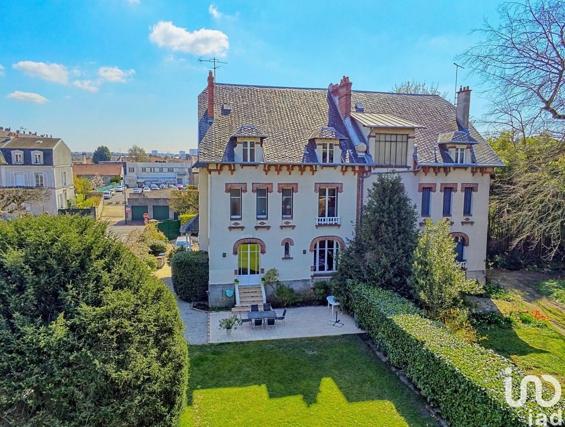 Vente Maison/Villa 9 Pièces In Meaux, île De France, France For Sale