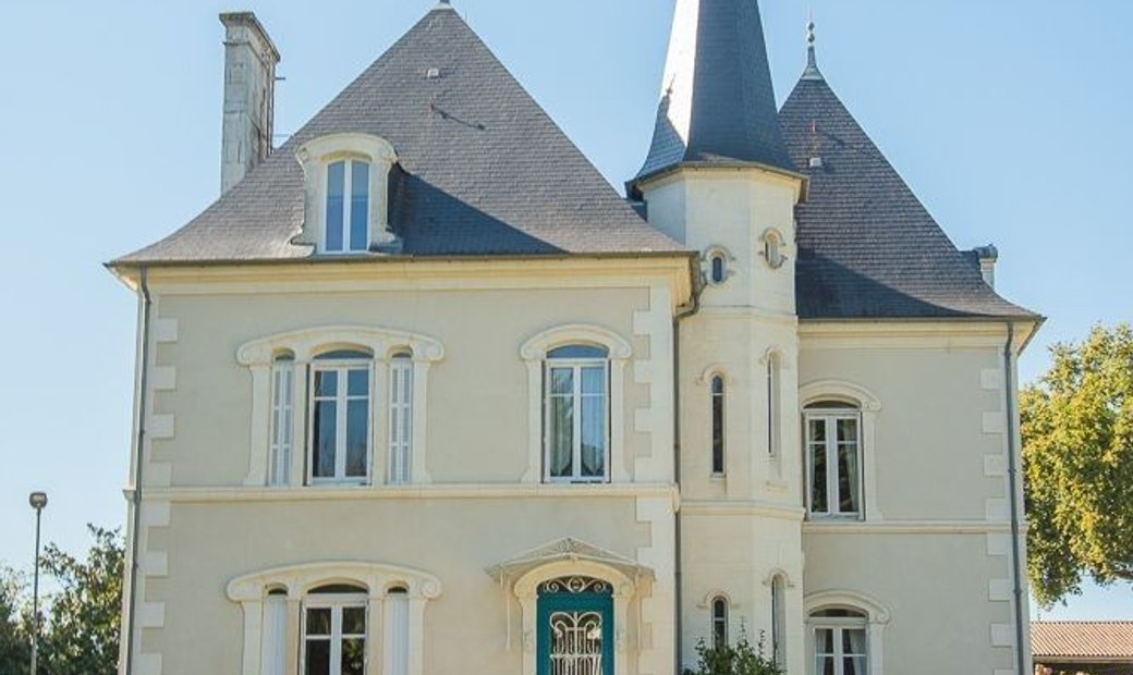 Vente Maison/Villa 8 Pièces In Jonzac, Nouvelle Aquitaine, France For