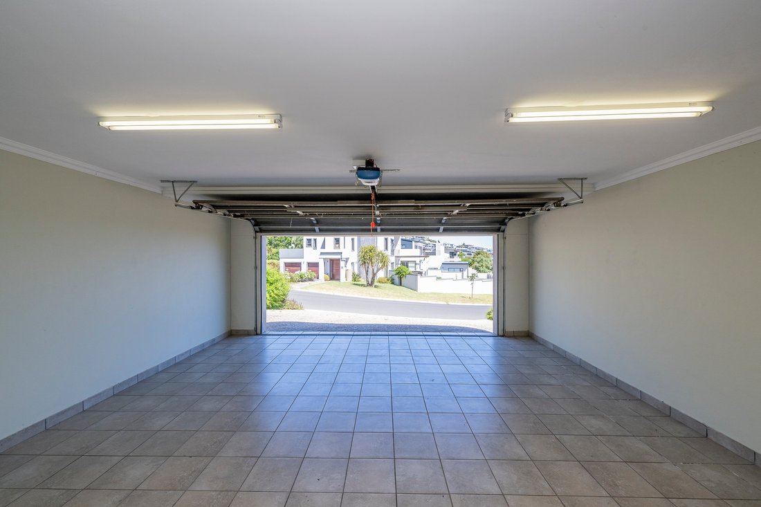 Stylish Entertainers Dream 5 Bedroom In Cape Town, Western Cape, South