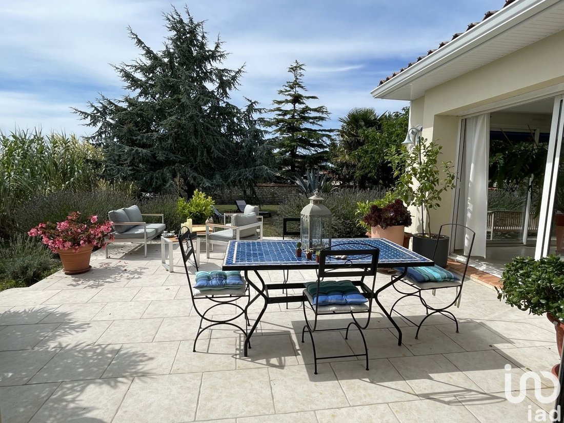 Vente Maison/Villa 7 Pièces In Fouras, Nouvelle Aquitaine, France For