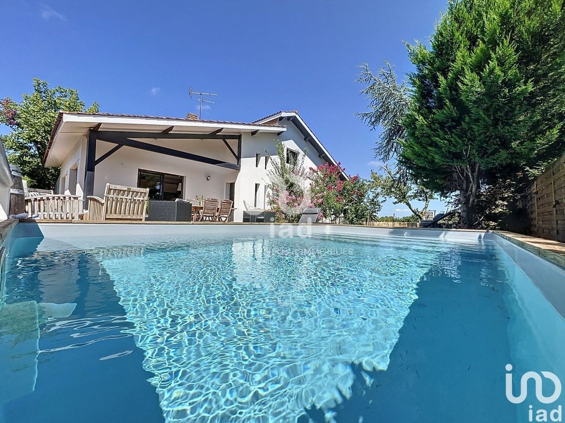 Vente Maison/Villa 8 In Saint Médard En Jalles, Nouvelle Aquitaine