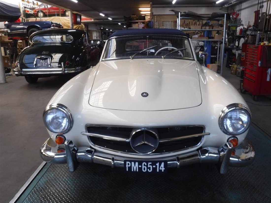 Cabriolet in De Lier, South Holland, Netherlands 2 - 13524464