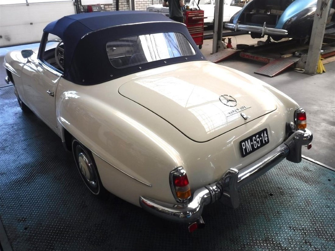 Cabriolet in De Lier, South Holland, Netherlands 4 - 13524464