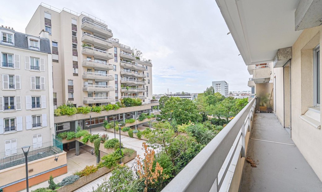 Appartement à Vendre 3 Pièces In Charenton Le Pont, île De France