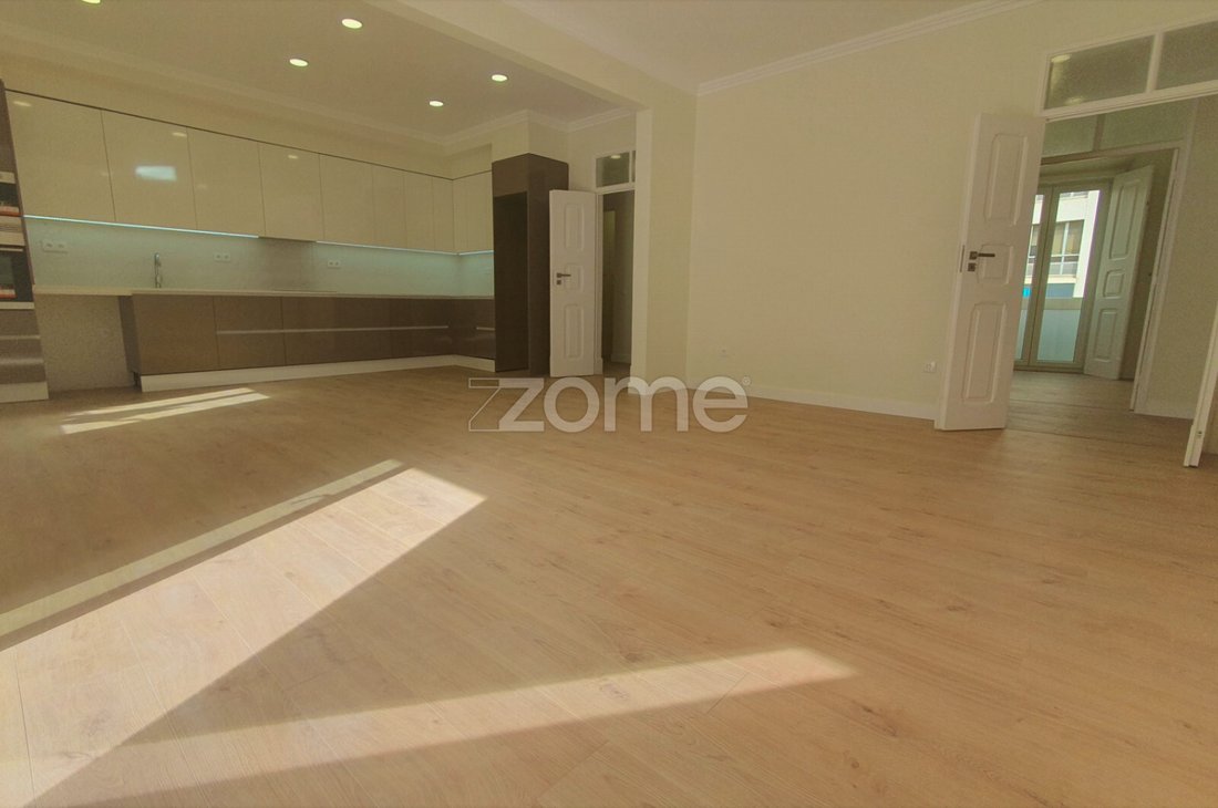 Setúbal Apartment In Setúbal, Portugal For Sale (13523001)