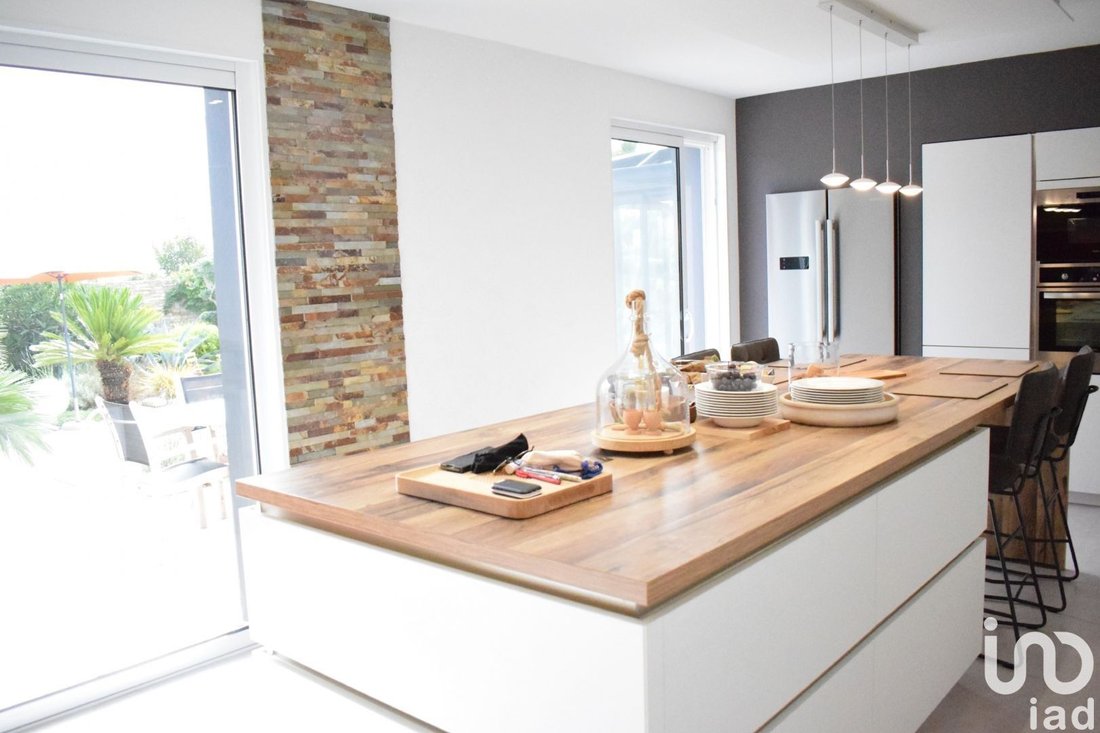 Vente Maison/Villa 8 Pièces In Douarnenez, Brittany, France For Sale