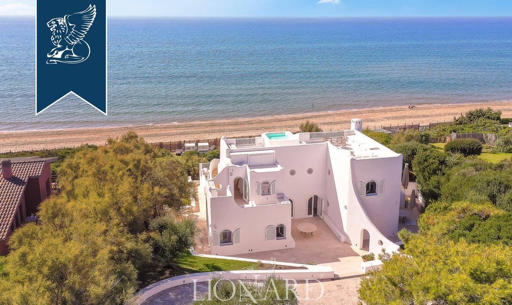 Luxury Waterfront Villa By Sabaudia's In Lungomare Di Sabaudia, Lazio