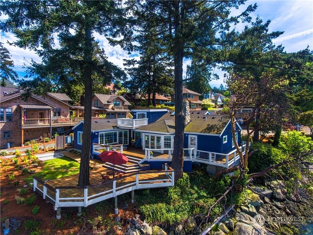 Classic Home On Vibrant Guemes Channel! In Anacortes, Washington
