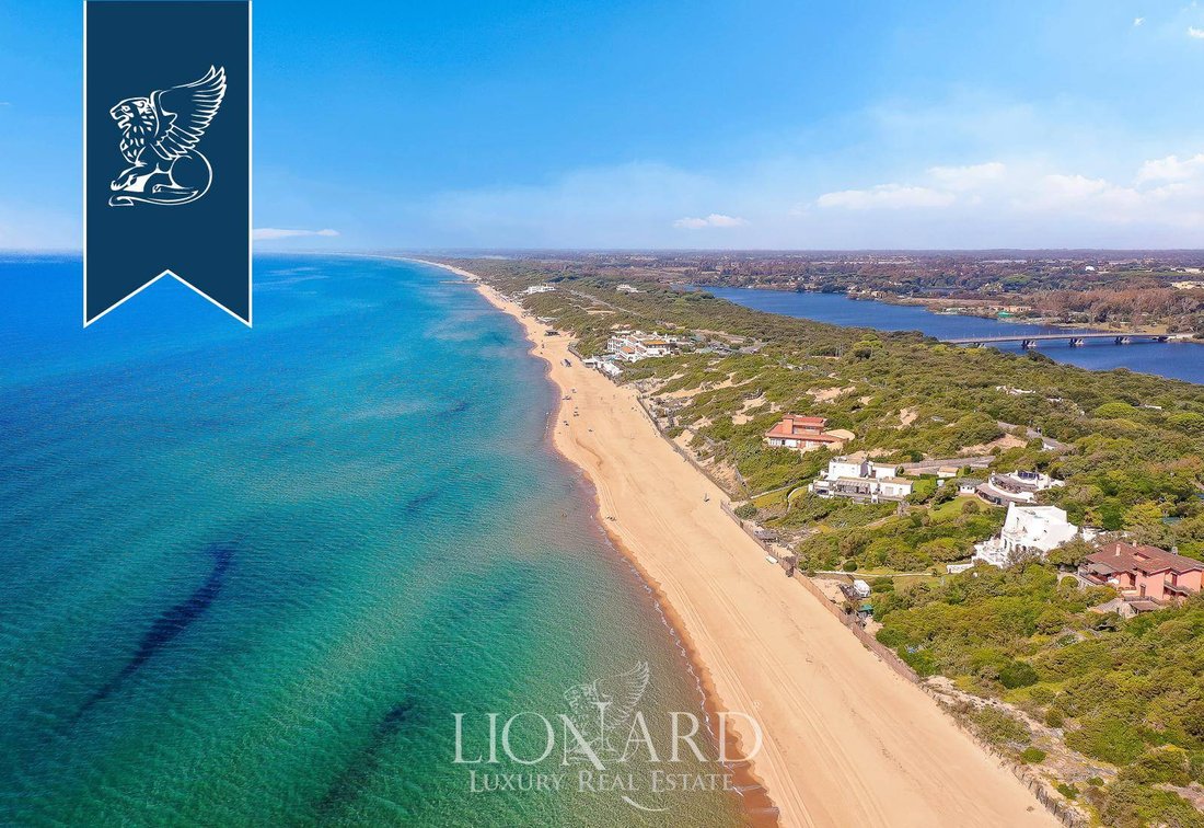 Luxury Waterfront Villa By Sabaudia's In Lungomare Di Sabaudia, Lazio