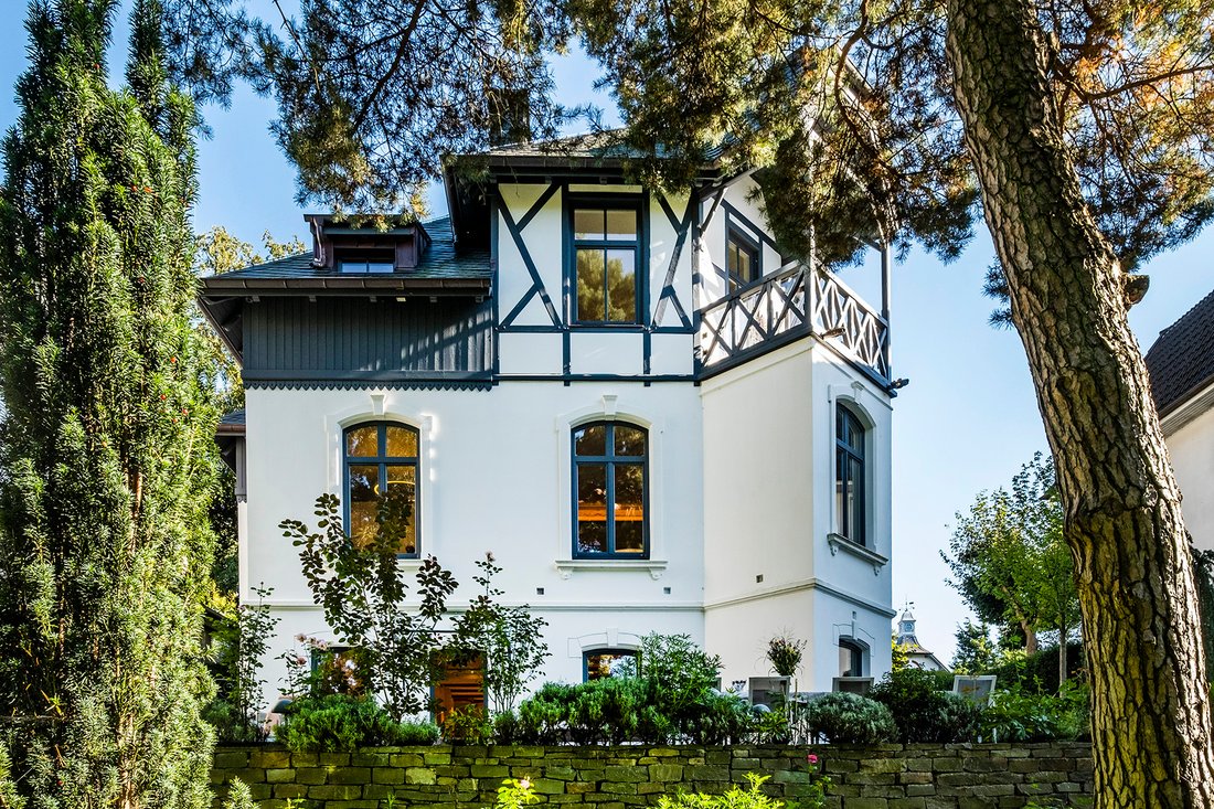 Historic Villa After Luxurious Renovation In Hamburg, Hamburg, Germany For Sale (13481220)