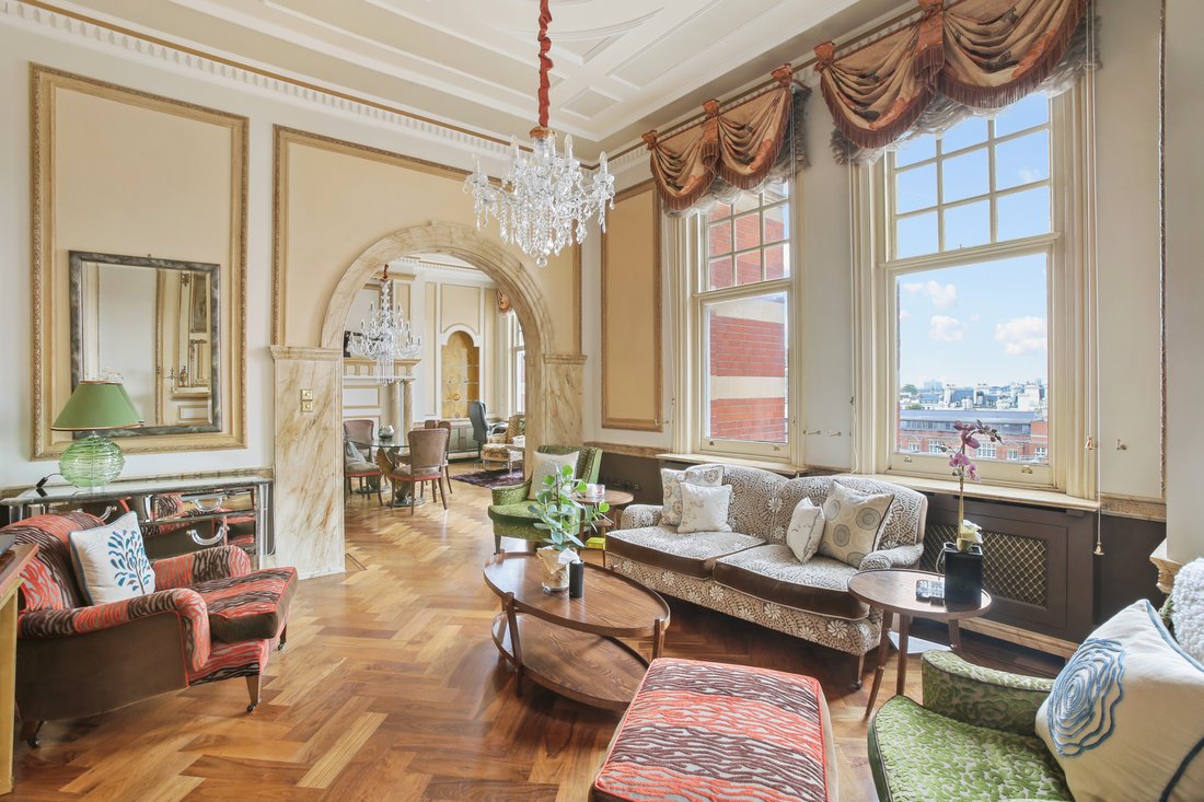 An Impressive Four Bedroom Apartment In The In London, England, United ...