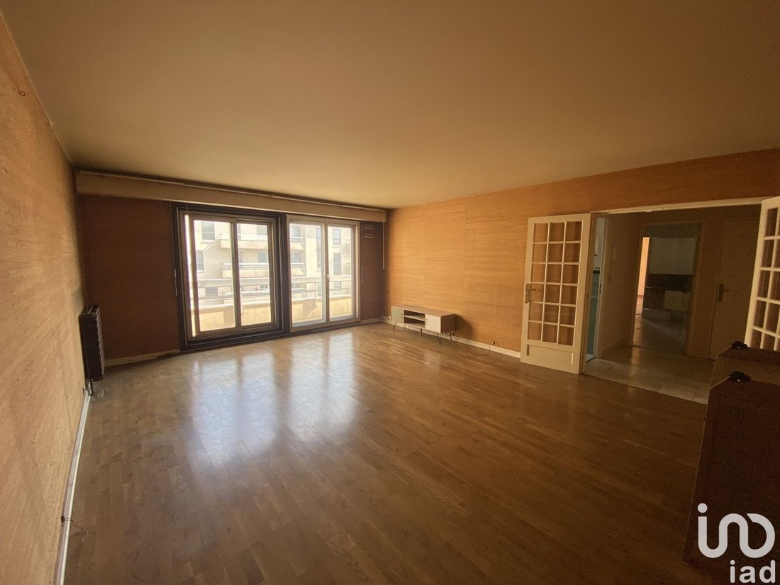 Vente Appartement 3 Pièces In Charenton Le Pont, île De France, France