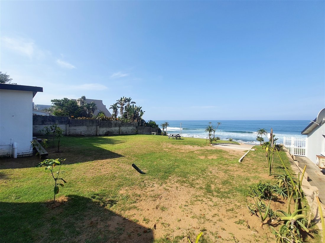 Perfectly Located Beachfront Land In Umdloti, South Africa For Sale