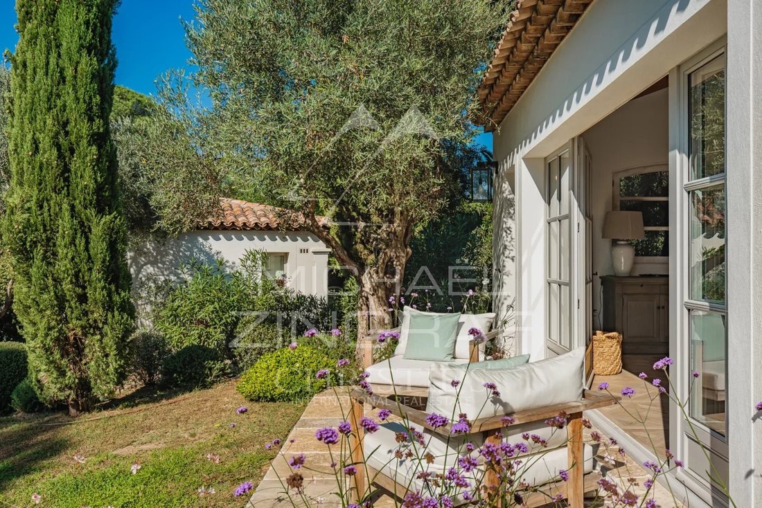 Villa in Saint-Tropez, Provence-Alpes-Côte d'Azur, France 2 - 13529167