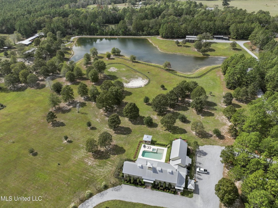 4 Bedrooms Single Family Detached In Saucier, Mississippi, United