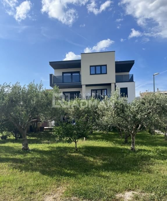 House Kaštel štafilić, Kaštela, 330m2 In Split, Split Dalmatia County, Croatia For Sale (13532675)