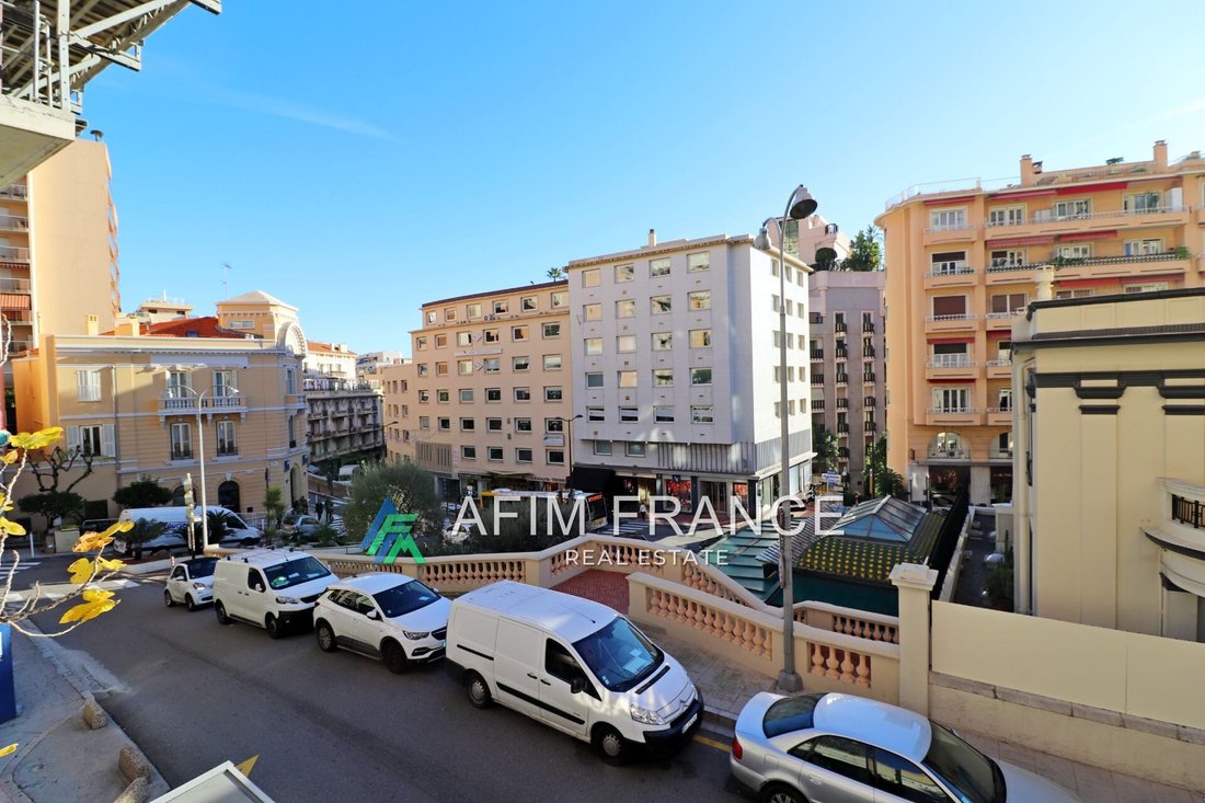 Wohnung in Beausoleil, Provence-Alpes-Côte d'Azur, Frankreich 2 - 13531859