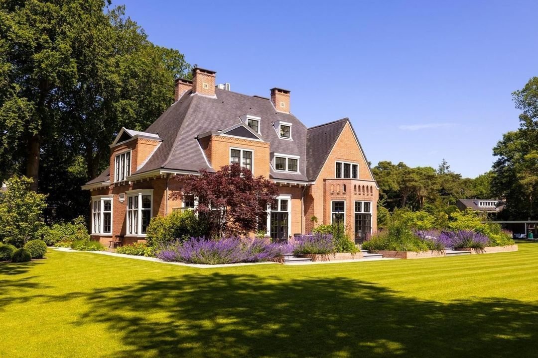 Flevolaan 3 In Huizen, North Holland, Netherlands For Sale (13008210)