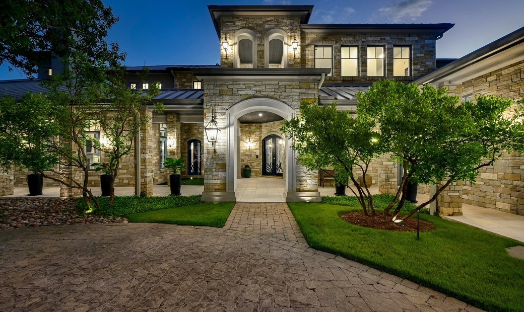 Majestic Waterside Estate At The Hollows In Jonestown, Texas, United