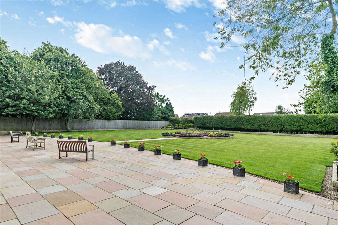 Meads, Wigton Lane Ls17 In Leeds, England, United Kingdom For Sale