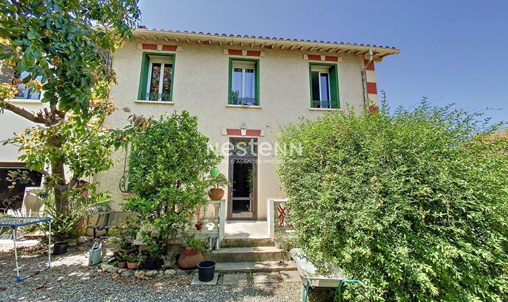 Maison De Maître 10 Pièces à Vendre à In Palau Del Vidre, Occitanie