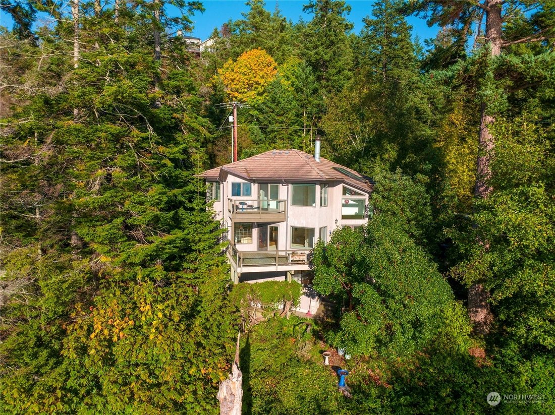 Custom Waterfront Haven With Olympic In Anacortes, Washington, United