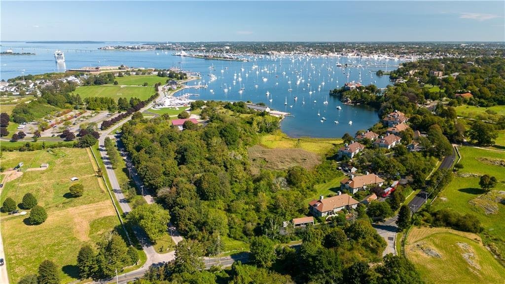157 Harrison Avenue 32 In Newport, Rhode Island, United States For Sale