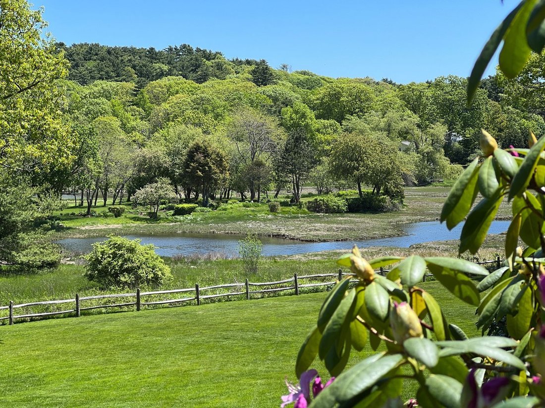 Beverly Farms Waterview Compound In Beverly, Massachusetts, United