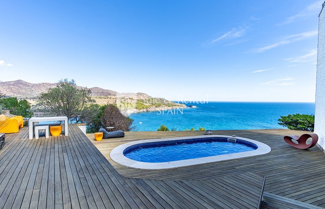 Chalet in Llanca, Catalonia, Spain 1 - 13532768