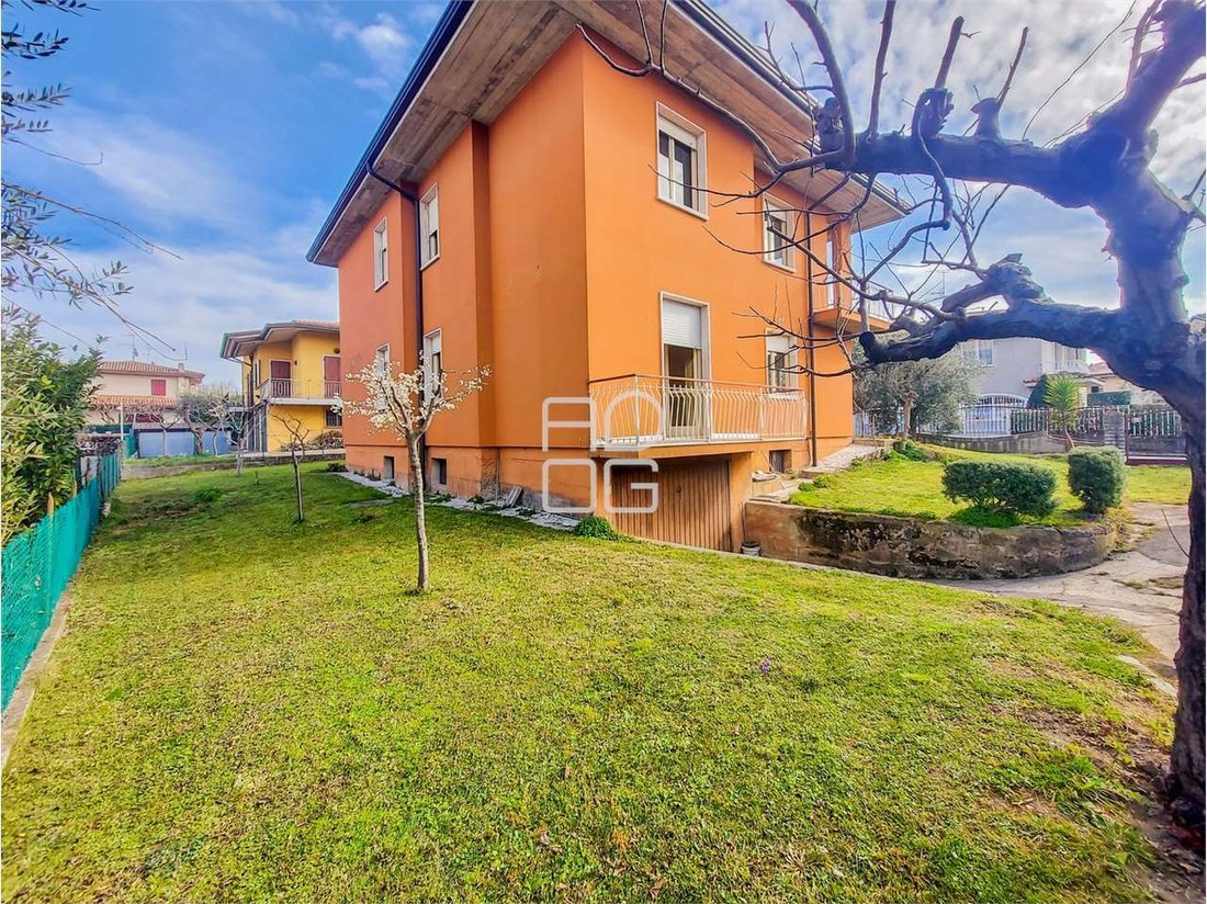 Villa in Rivoltella, Desenzano del Garda, Lombardy 4 - 13534287