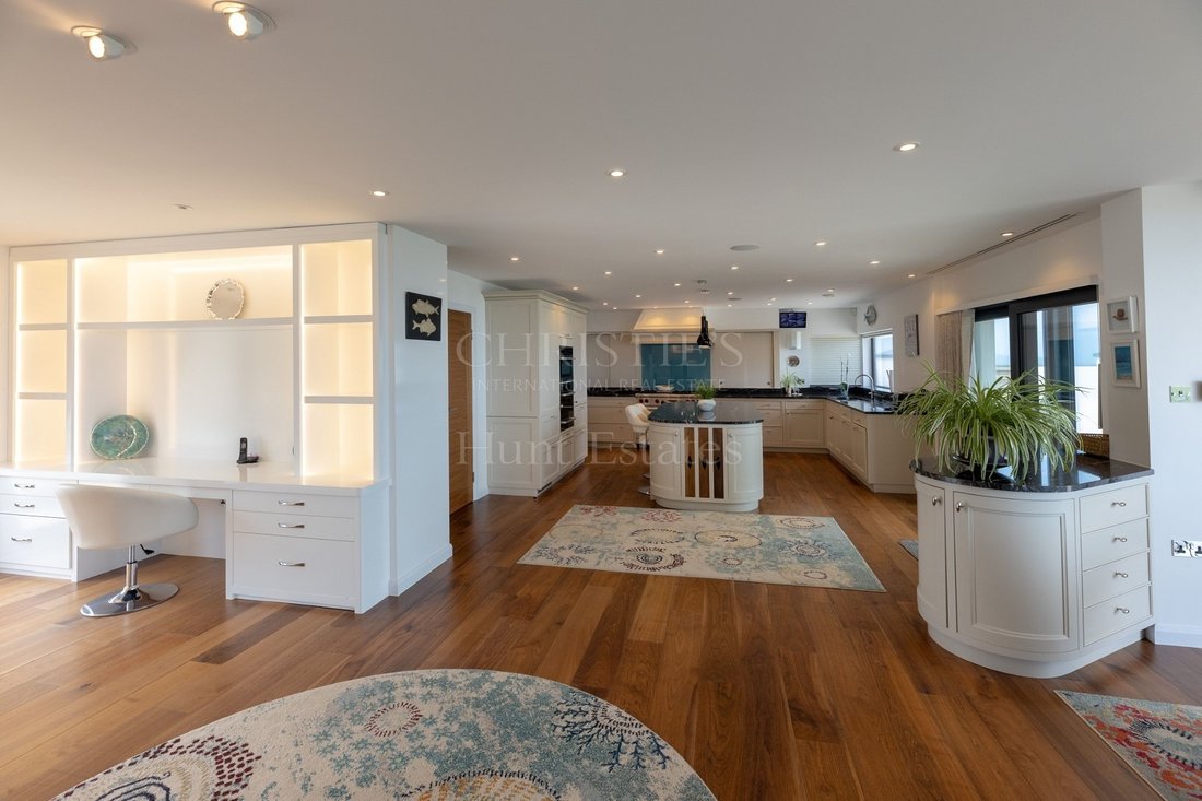 Stunning Home With Breathtaking Far Reaching Sea In Jersey, St Lawrence