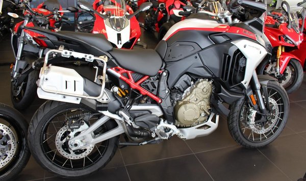 Ducati Multistrada (13536894)