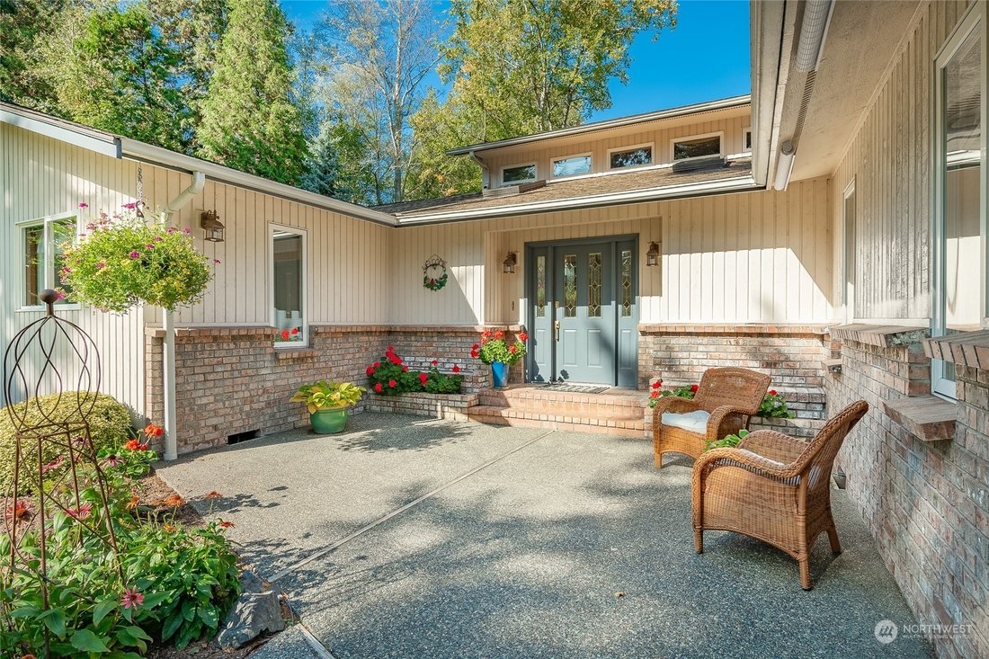 Immaculate Single Story Home On Sprawling In Blaine, Washington, United