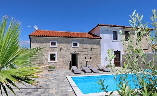 House in Malinska, Primorje-Gorski Kotar County, Croatia 1