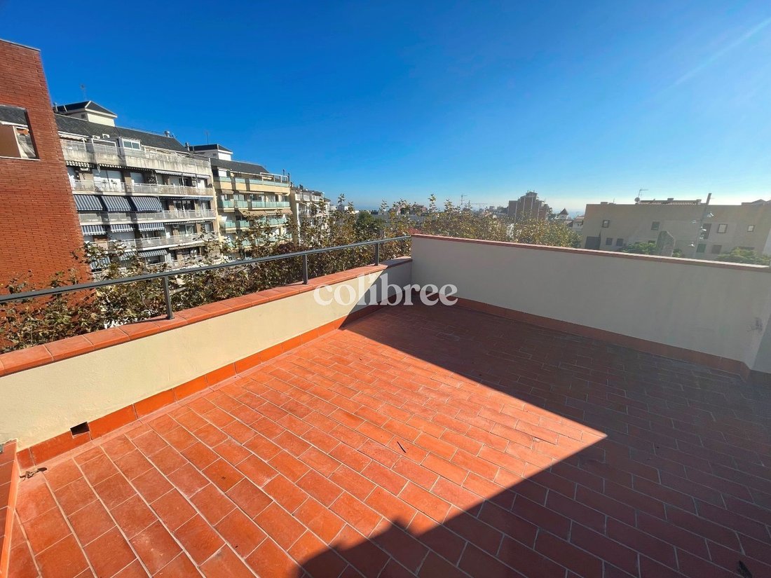 Badalona Penthouse In Badalona, Catalonia, Spain For Sale (13540011)