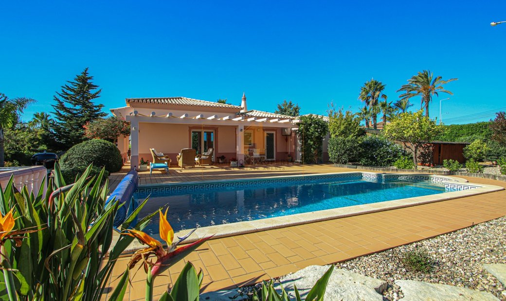 Single Storey 3 Bedroom Villa For Sale On Presa In Estômbar, Algarve