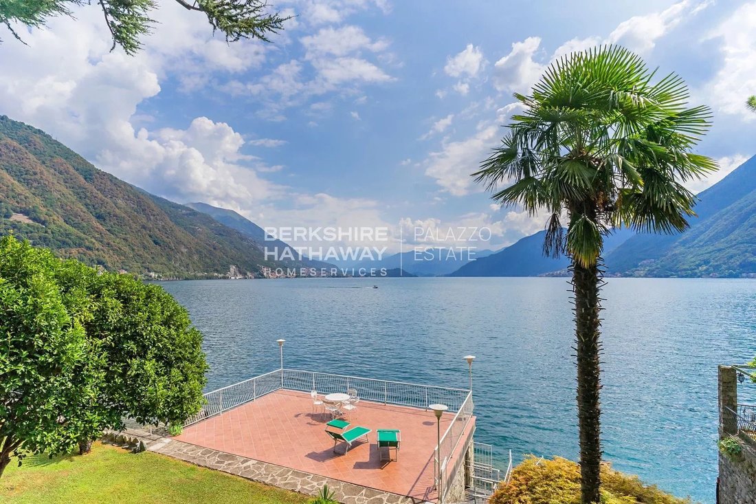 Lakefront Villa With Dock And Beach In Argegno, In Argegno, Lombardy