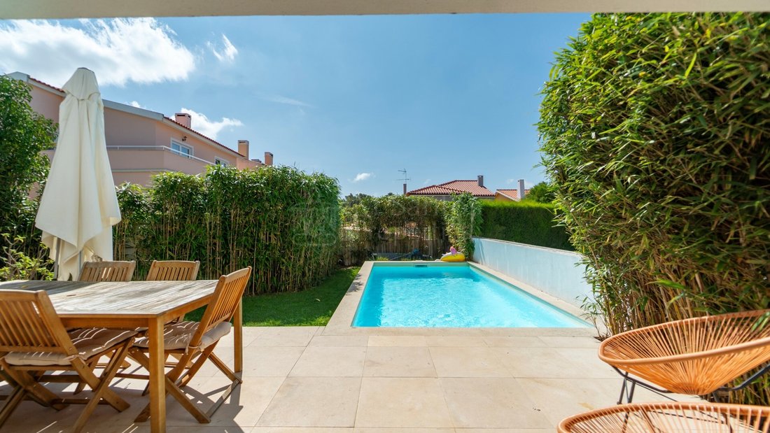 House 4 Bedrooms Triplex Sale Cascais In Cascais, Portugal For Sale