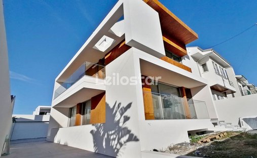Townhouse in Canidelo, Porto District, Portugal 1