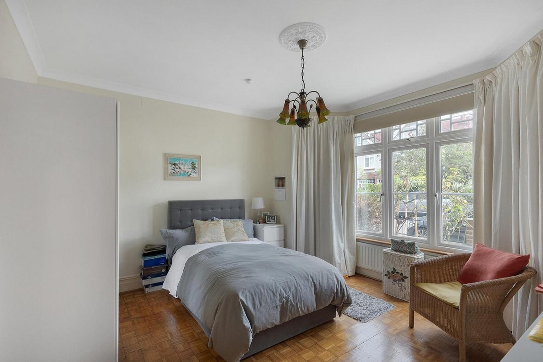 4 Bedroom Semi Detached House For Sale In In London, England, United