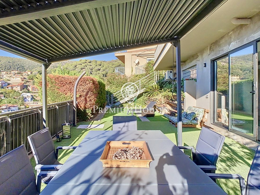 House For Sale With Pool In Alella In El Mas Coll, Catalonia, Spain For