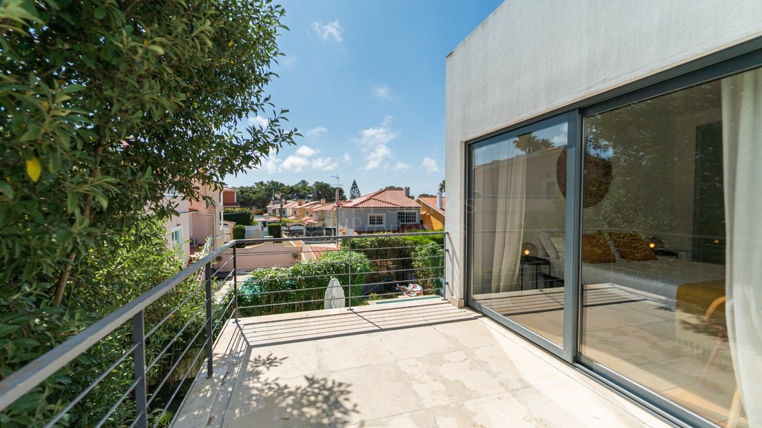 House 4 Bedrooms Triplex Sale Cascais In Cascais, Portugal For Sale