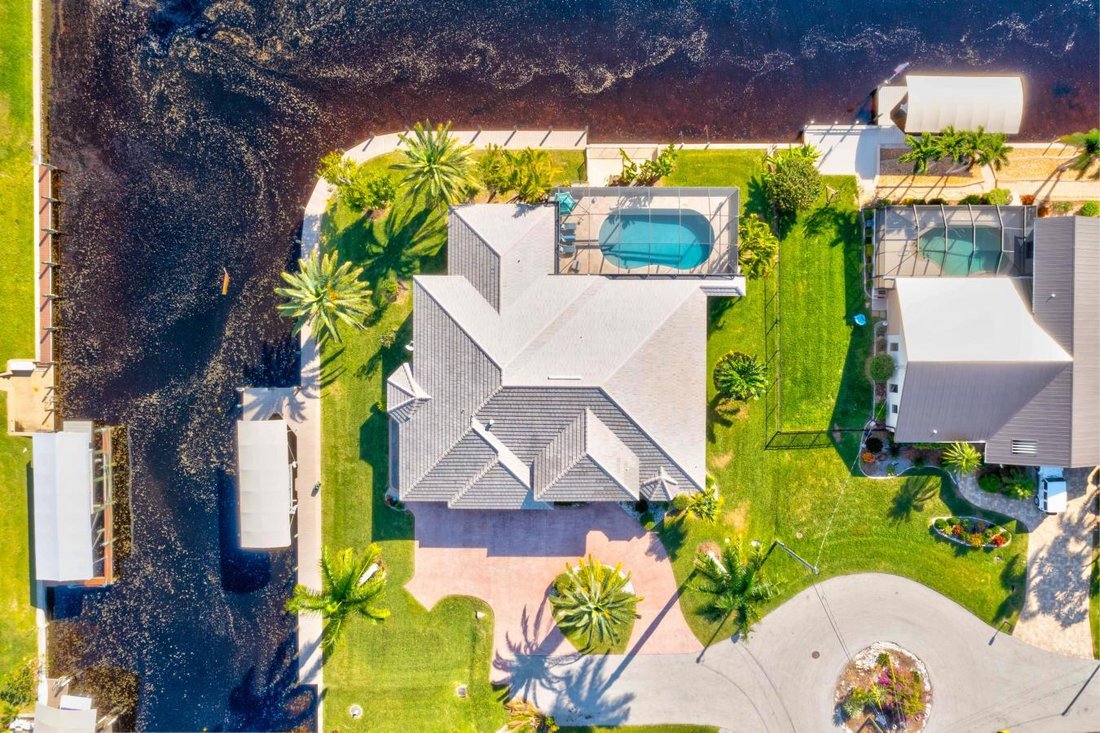 House in Cape Coral, Florida, United States 5 - 13546313