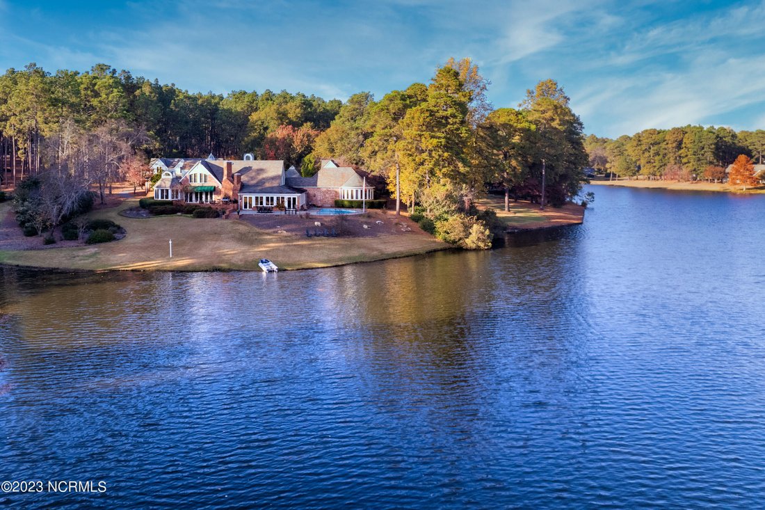 4 Bedrooms Single Family Detached In Pinehurst, North Carolina, United