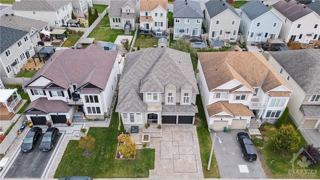 222 Radhika Court, Ottawa, On K1 W 0 B3 In Ottawa, Ontario, Kanada Zu