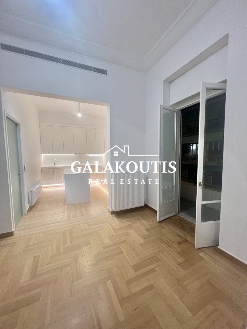 Apartment in Sunoikia Kolonakiou, 1st District of Athens, Athens 3 - 13550224