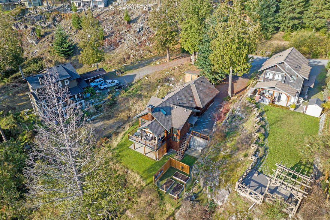 Perfect Family Home In Bowen Island, British Columbia, Canada For Sale