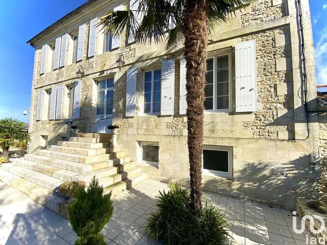Vente Maison/Villa 10 Pièces In Saint Hippolyte, Nouvelle Aquitaine
